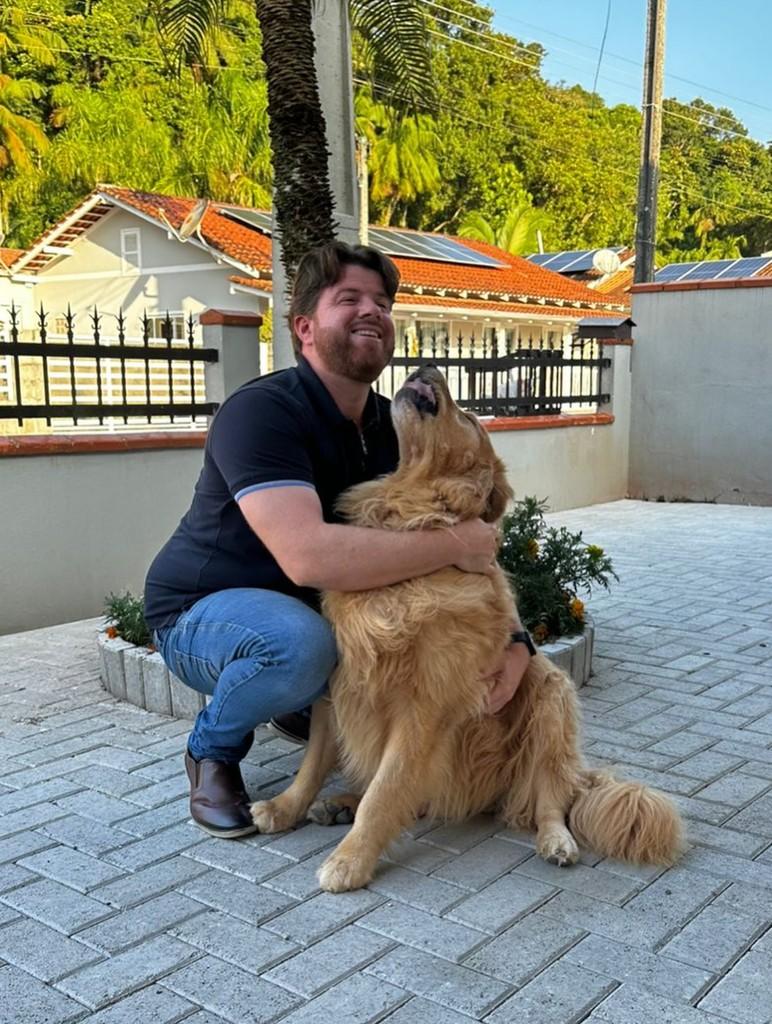 Godofredo, cachorro de porte pequeno para adoção em Brusque - SC