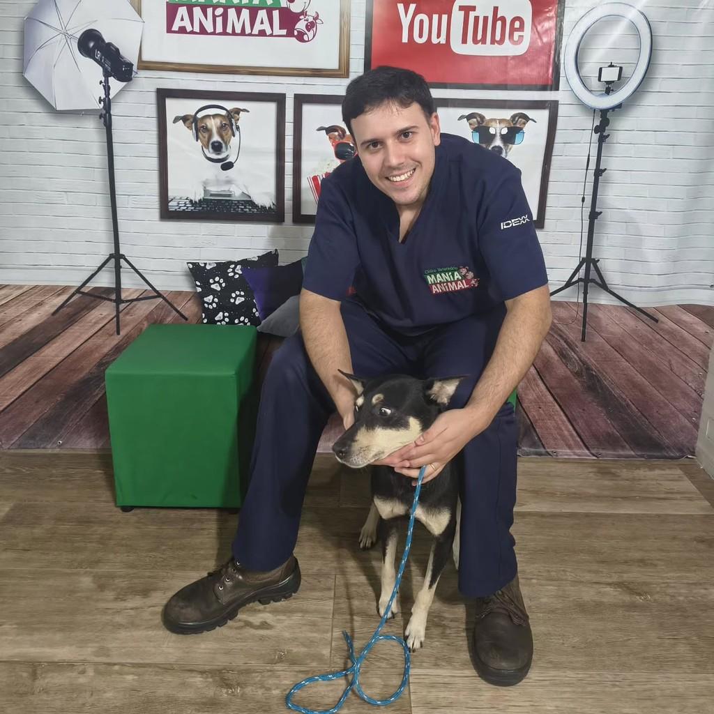 Tião, cachorro de porte pequeno para adoção em Lorena - SP